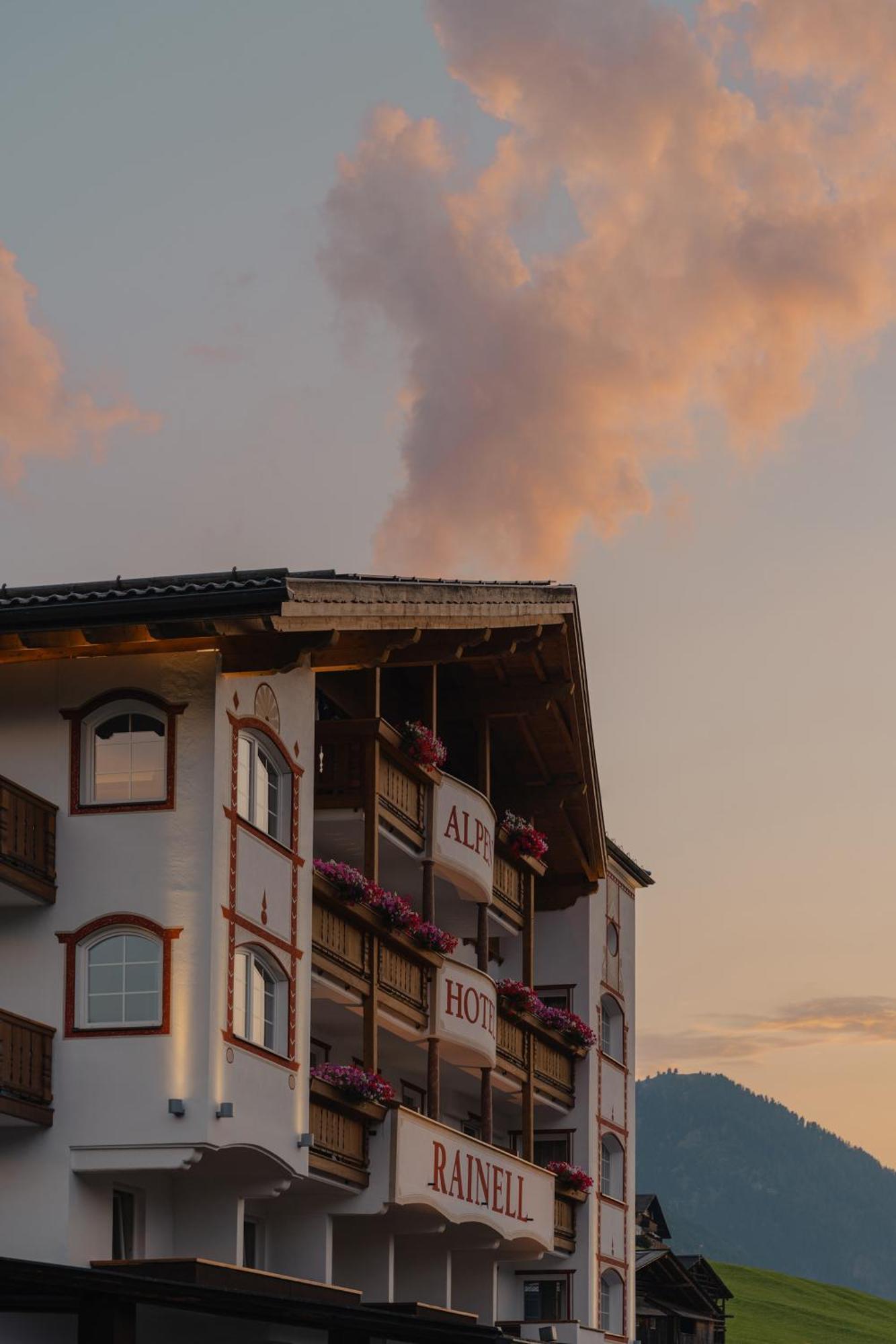 Отель Rainell Dolomites Retreat Ортизеи Экстерьер фото