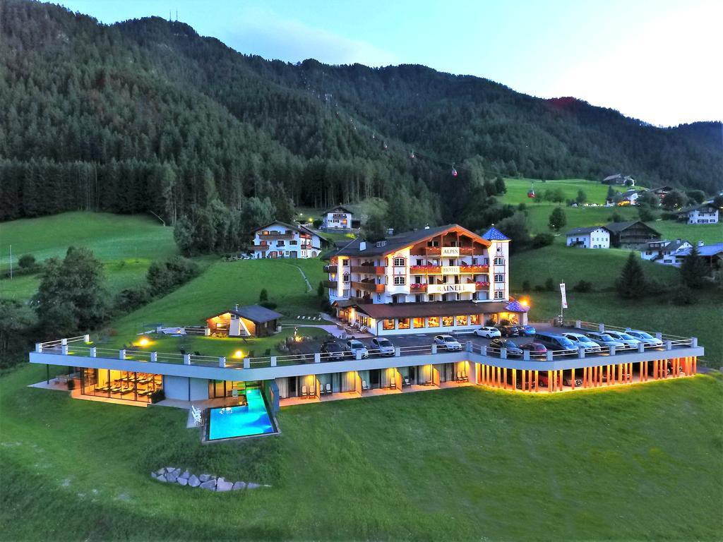Отель Rainell Dolomites Retreat Ортизеи Экстерьер фото