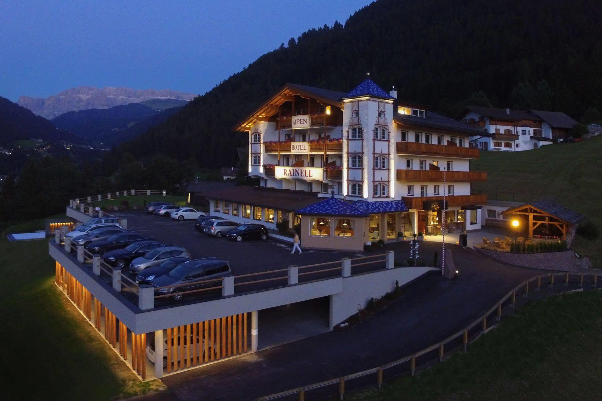 Отель Rainell Dolomites Retreat Ортизеи Экстерьер фото