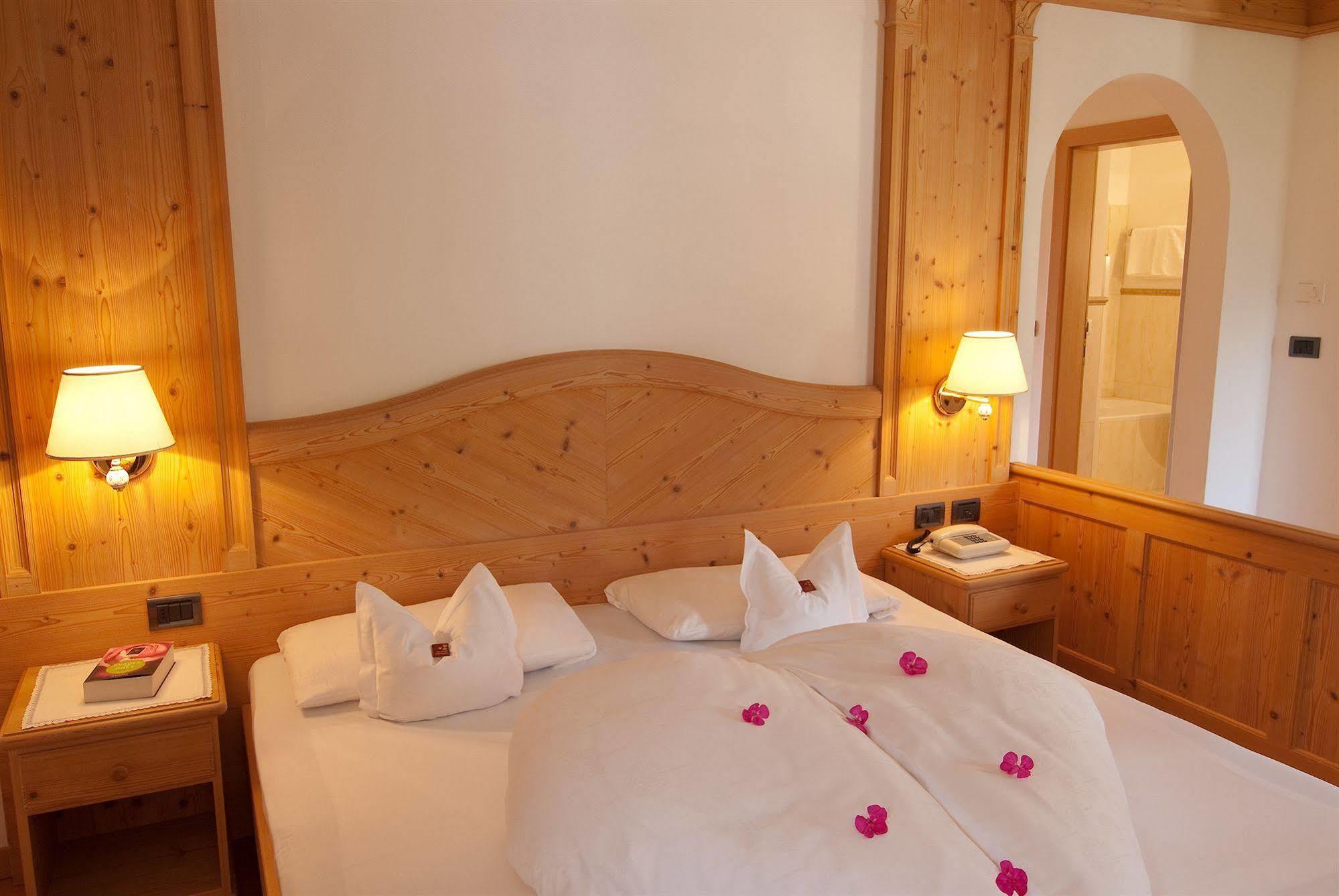 Отель Rainell Dolomites Retreat Ортизеи Экстерьер фото